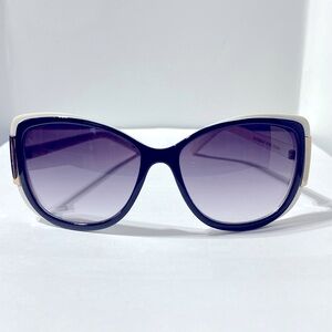 Jessica Simpson women’s sunglasses White & black frame gold details, Black glass